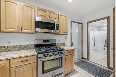 Welcome home to this well-maintained 3-bedroom, 2-bath ranch - photo 15