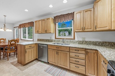 Welcome home to this well-maintained 3-bedroom, 2-bath ranch - photo 16