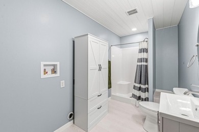 Welcome home to this well-maintained 3-bedroom, 2-bath ranch - photo 17