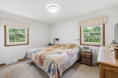 Welcome home to this well-maintained 3-bedroom, 2-bath ranch - photo 19