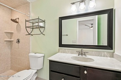 Welcome home to this immaculately maintained all-brick pool home - photo 21