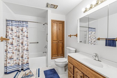 Welcome home to this well-maintained 3-bedroom, 2-bath ranch - photo 25