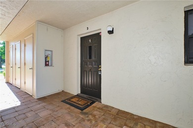 GROUND-FLOOR GOLF COURSE LIVING! Looking for the ultimate - photo 3