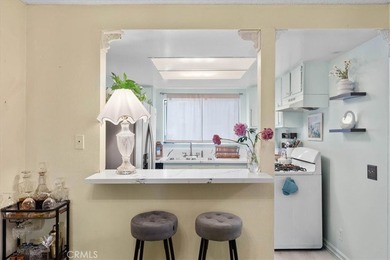 Beautiful move-in ready 2-bedroom, 2-bathroom first-floor condo - photo 6