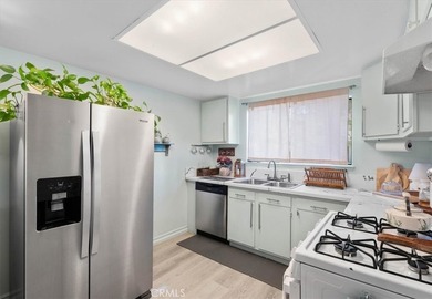 Beautiful move-in ready 2-bedroom, 2-bathroom first-floor condo - photo 9