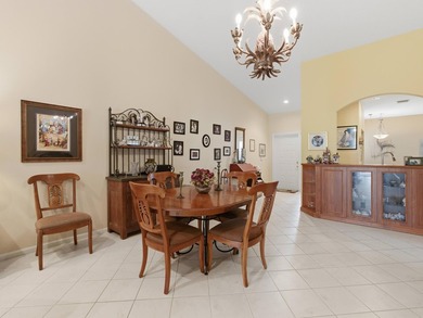 Beautiful lakefront villa with abundant natural light and a - photo 3