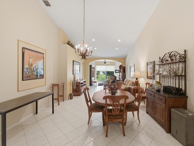 Beautiful lakefront villa with abundant natural light and a - photo 8