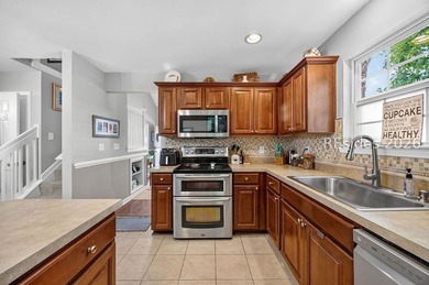 Welcome home to this end-unit 3 bed, 2.1 bath townhome in Azalea - photo 12