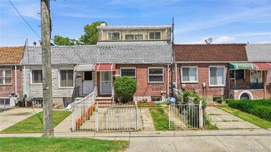 Well-maintained brick home in the desirable Bayside neighborhood - photo 2