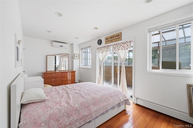 Well-maintained brick home in the desirable Bayside neighborhood - photo 6