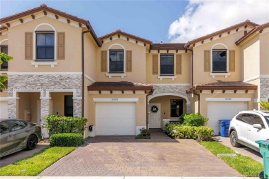 Lake Townhome/Townhouse For Sale in Miami, Florida