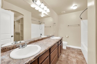 Discover this beautifully maintained 4-bedroom, 2.5-bathroom - photo 12