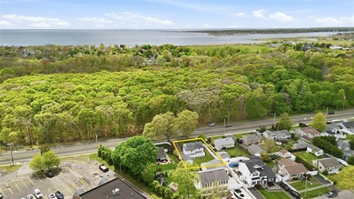 Perfection awaits in this 2 bed 1 bath 730 sq ft Ranch with an - photo 19