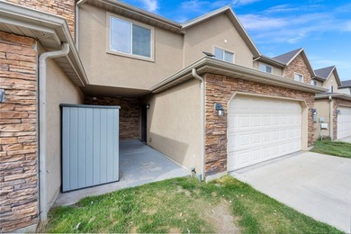 Discover this beautifully maintained 4-bedroom, 2.5-bathroom - photo 20
