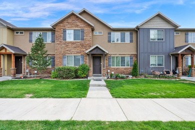 Discover this beautifully maintained 4-bedroom, 2.5-bathroom - photo 22