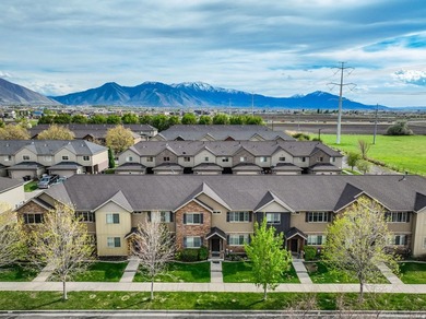 Discover this beautifully maintained 4-bedroom, 2.5-bathroom - photo 25