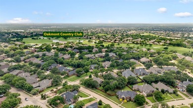 Stunning 4-bed, 3 bath property nestled on an oversized .42 acre - photo 4