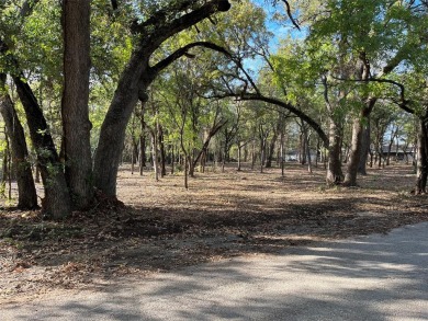 Lake Lewisville Lot For Sale in Shady Shores Texas