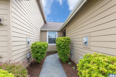 Single Story 2 bedroom, 2 bath townhome in desirable Jennie - photo 11