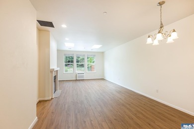 Single Story 2 bedroom, 2 bath townhome in desirable Jennie - photo 14