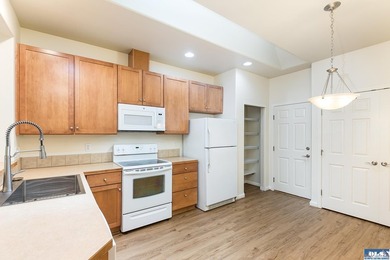 Single Story 2 bedroom, 2 bath townhome in desirable Jennie - photo 18