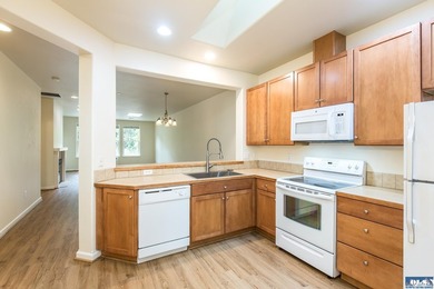 Single Story 2 bedroom, 2 bath townhome in desirable Jennie - photo 19