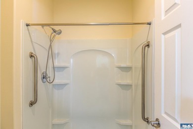 Single Story 2 bedroom, 2 bath townhome in desirable Jennie - photo 26