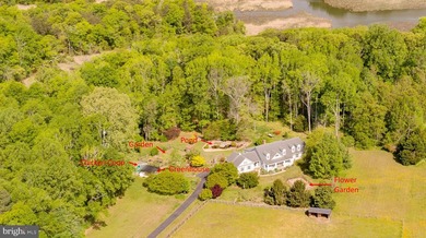 Welcome to a private estate that perfectly blends comfort - photo 3
