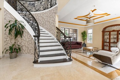 Located in the prestigious enclave of Malba, this extraordinary - photo 2
