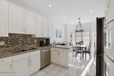 A Premiere Ocean View Townhouse You Don't Want to Miss! A - photo 18