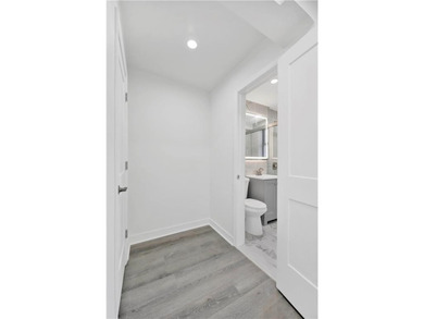Welcome to this move-in ready first-floor studio co-op, offering - photo 21