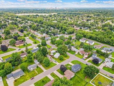 First time on the market! Lovingly maintained by the original - photo 35
