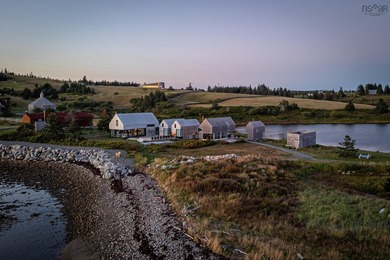 Point House, a rare offering by internationally acclaimed - photo 2