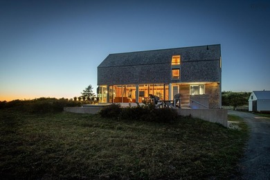 Point House, a rare offering by internationally acclaimed - photo 3