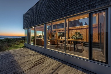 Point House, a rare offering by internationally acclaimed - photo 4