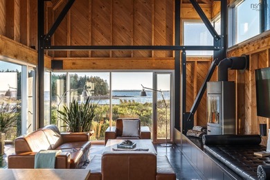 Point House, a rare offering by internationally acclaimed - photo 7