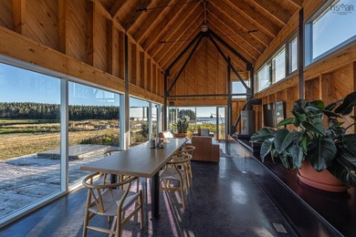 Point House, a rare offering by internationally acclaimed - photo 9