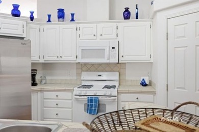 This beautiful & well maintained 3-bedroom, 2-bath custom 2007 - photo 5