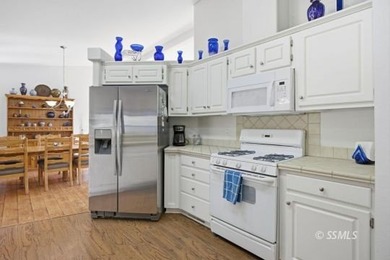 This beautiful & well maintained 3-bedroom, 2-bath custom 2007 - photo 6