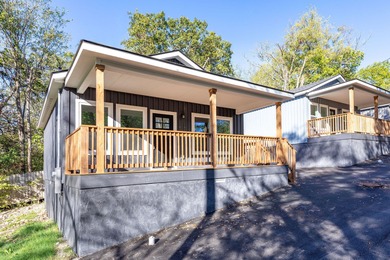 Lake Taneycomo Home For Sale in Hollister Missouri