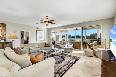 Your entrance into Bonita Bay. With 5 world class golf courses - photo 7