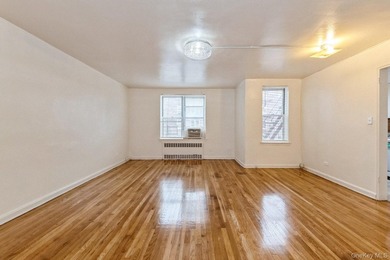 Spacious and Sunlit 2-Bedroom Coop in the Heart of Forest Hills - photo 7