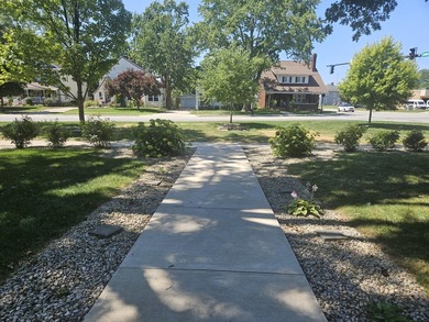 Classic architecture, modern updates, and an unbeatable location - photo 11