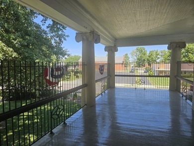 Classic architecture, modern updates, and an unbeatable location - photo 14