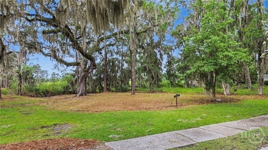 Inspired by the timeless beauty of Savannah's historic squares - photo 20