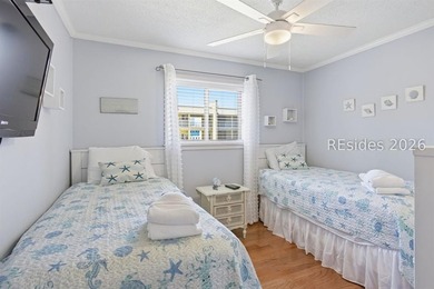 Unit 2305 offers a view that needs to be seen soon. From the 3rd - photo 2