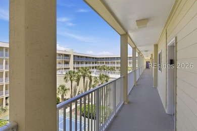 Unit 2305 offers a view that needs to be seen soon. From the 3rd - photo 3