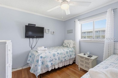 Unit 2305 offers a view that needs to be seen soon. From the 3rd - photo 6