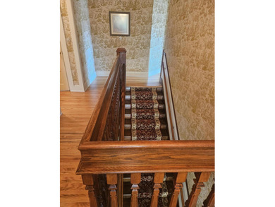 Classic architecture, modern updates, and an unbeatable location - photo 26