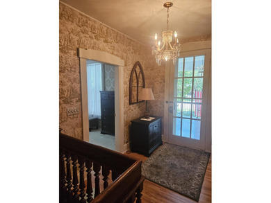 Classic architecture, modern updates, and an unbeatable location - photo 27